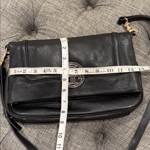 Tory Burch Crossbody Amanda Foldover Black Pebbled Leather Convertible Bag - Picture 13 of 17